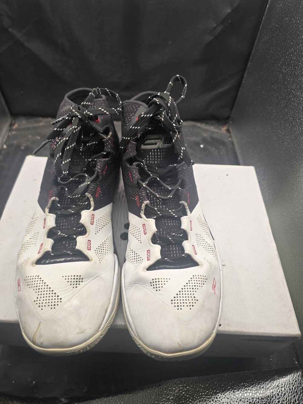 Under Armour‎ Men's White and Black Athletic Shoes